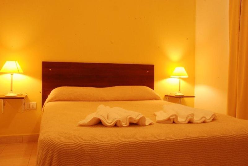 Brisas Del Lago Apartamentos Colón エクステリア 写真