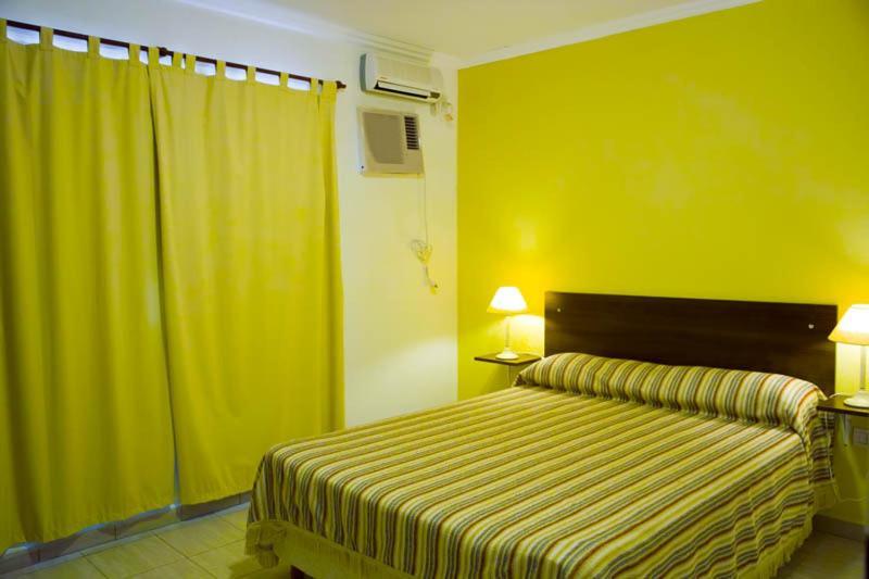 Brisas Del Lago Apartamentos Colón エクステリア 写真