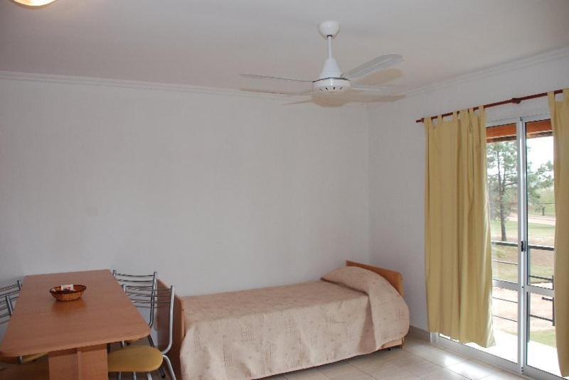 Brisas Del Lago Apartamentos Colón エクステリア 写真