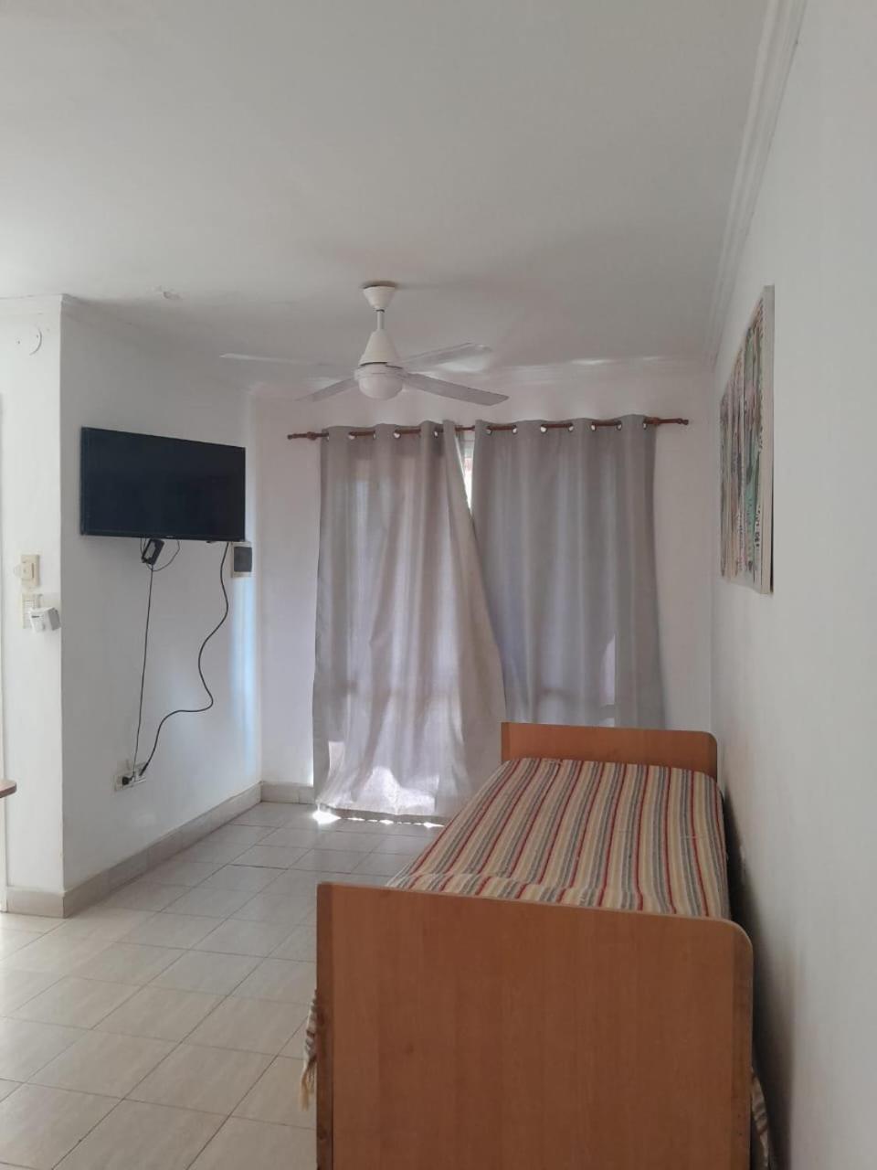 Brisas Del Lago Apartamentos Colón エクステリア 写真