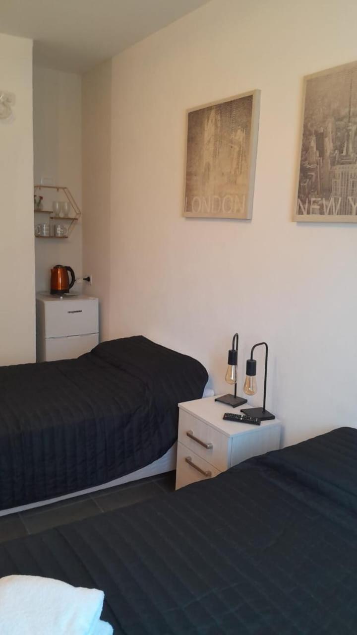 Brisas Del Lago Apartamentos Colón エクステリア 写真