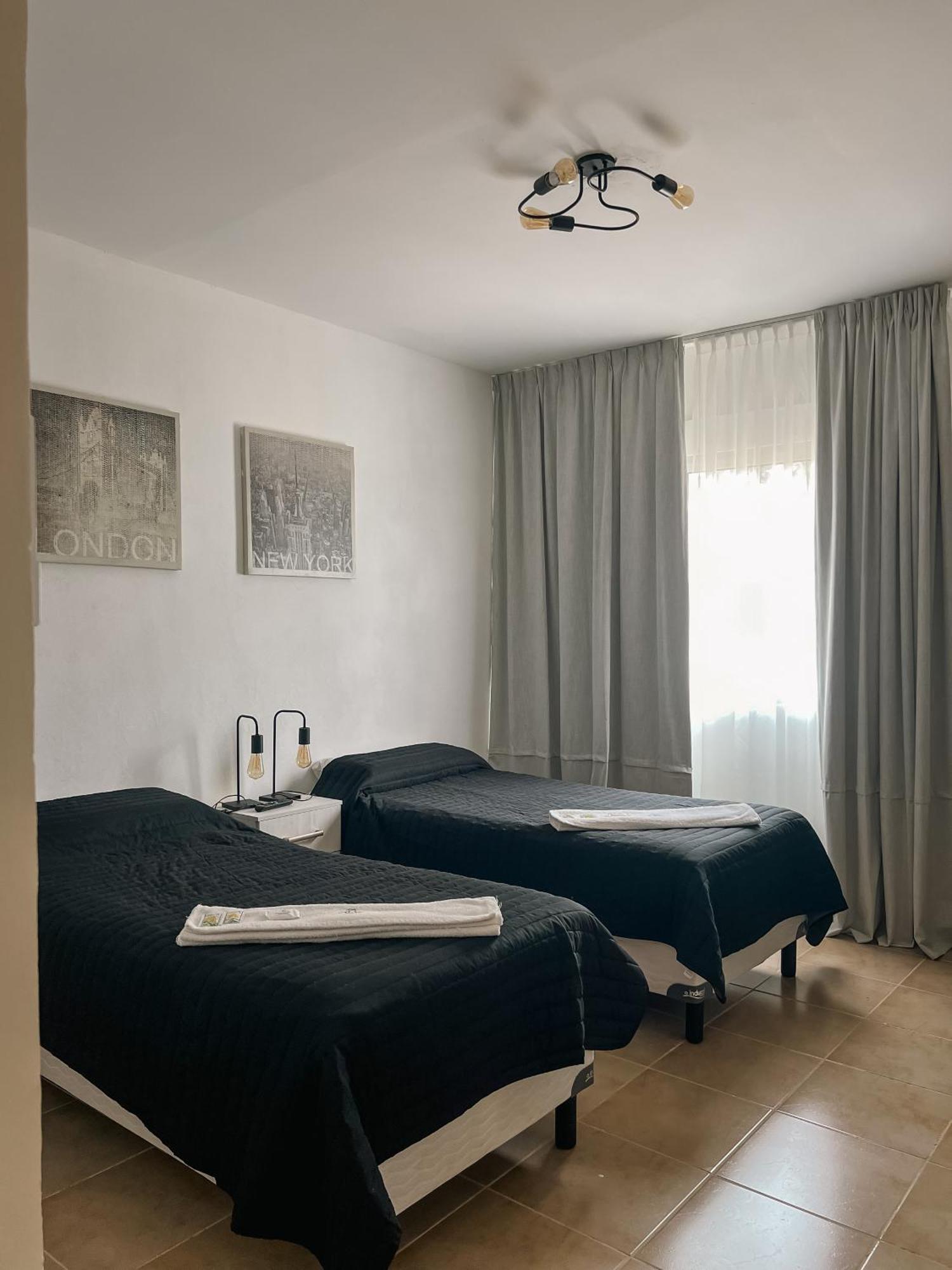 Brisas Del Lago Apartamentos Colón エクステリア 写真