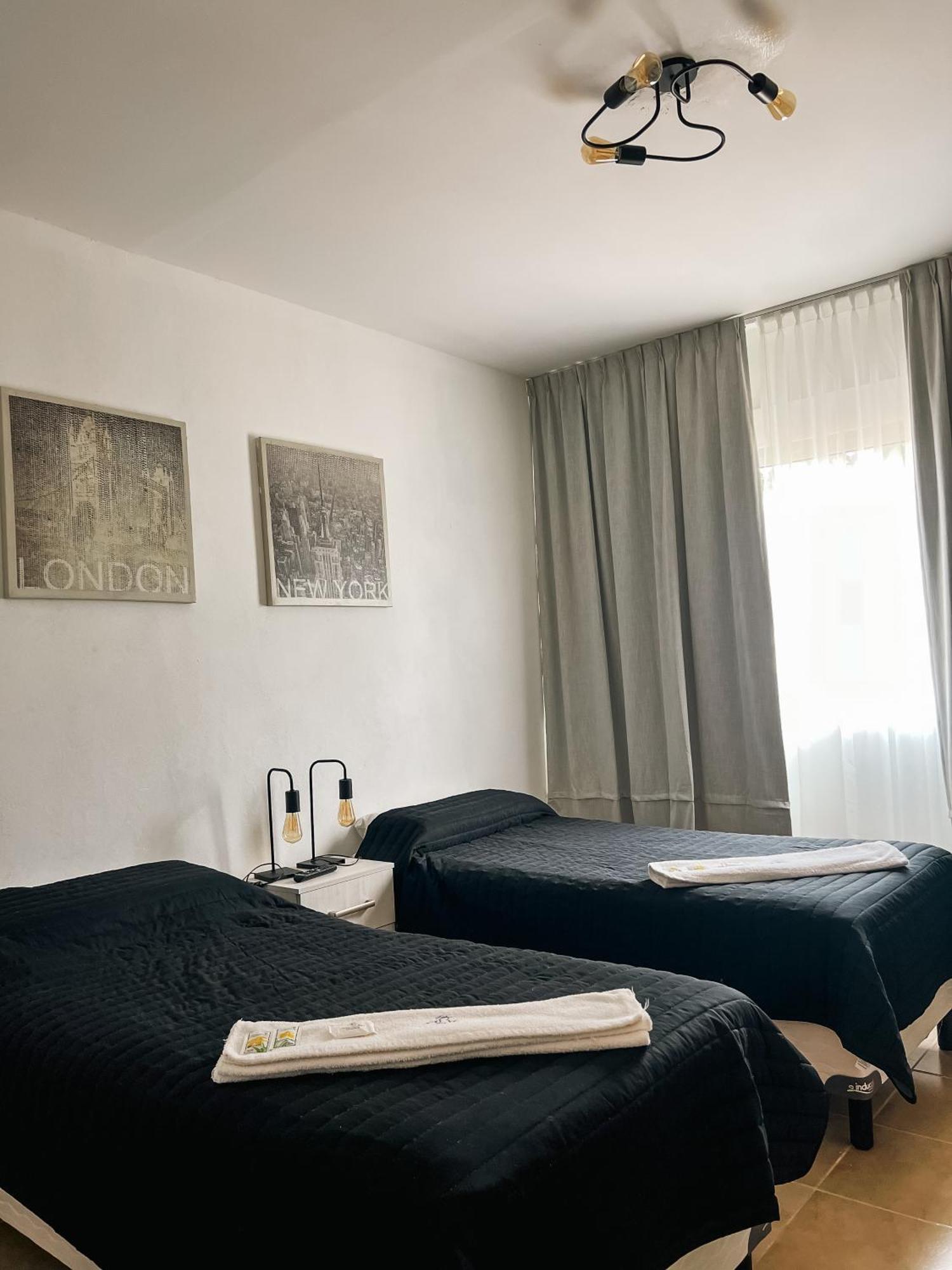Brisas Del Lago Apartamentos Colón エクステリア 写真